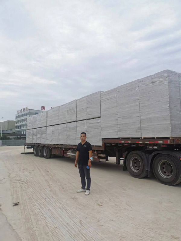 塑化板驗貨現(xiàn)場